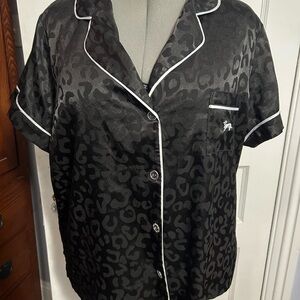 Peter Alexander Black Satin Leopard Print Pajama Top and Shorts set XL